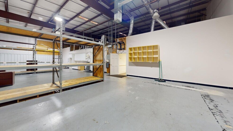 More Photos Of 430 Winkler Dr, Alpharetta Light Manufacturing For Sale