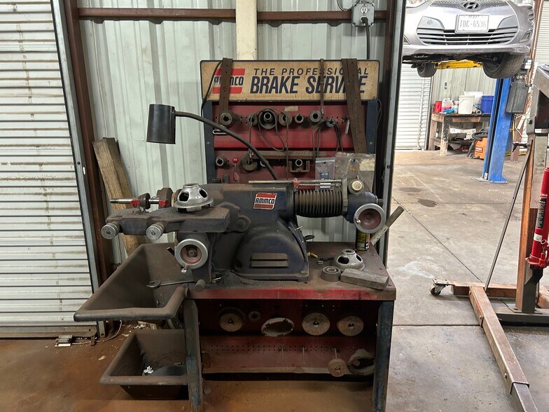 More Photos Of 2001 E Lancaster Ave, Fort Worth Auto Dealership For Sale