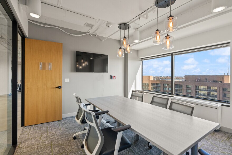 More Photos Of 1550 Crystal Dr, Arlington Office For Lease