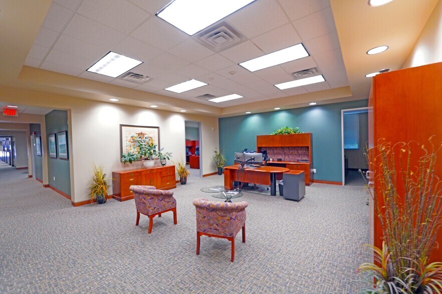 More Photos Of 12940 Country, San Antonio Office For Sale