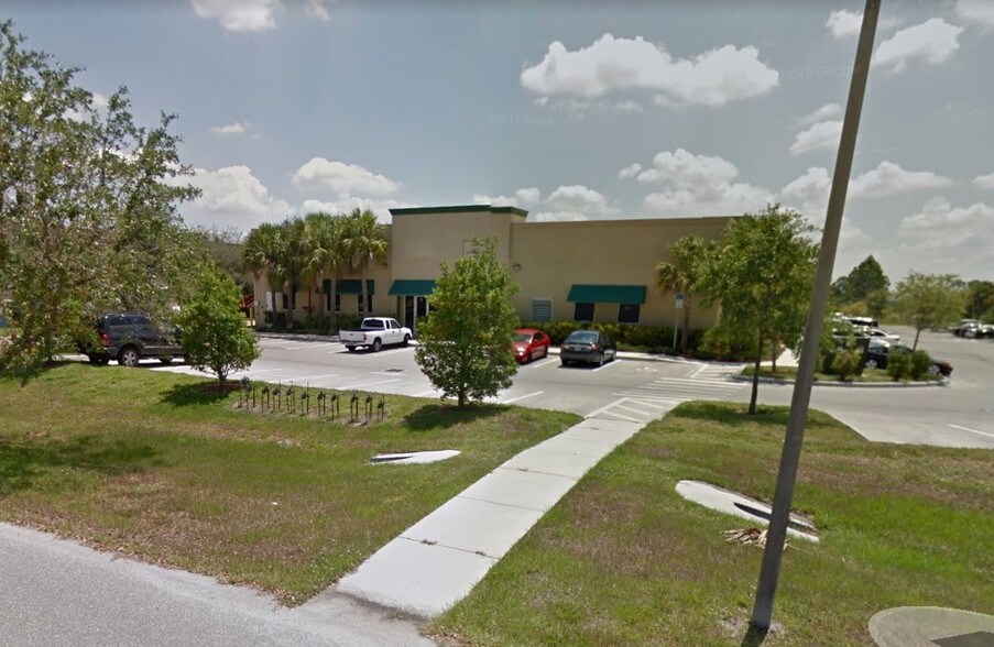 More Photos Of 2050 Commerce Ave, Immokalee Service For Lease