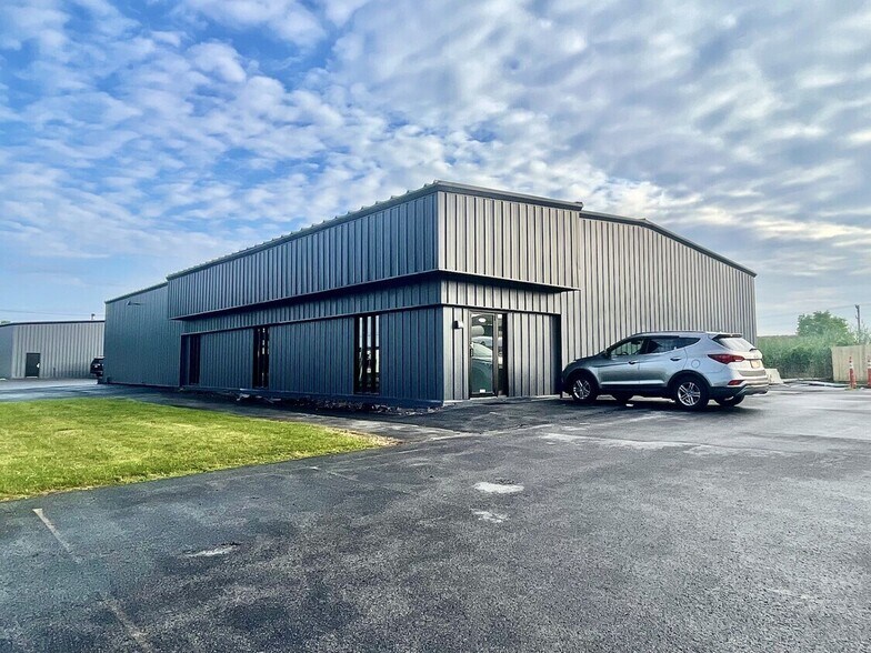 Primary Photo Of 4103 New Court Ave, Syracuse Warehouse For Sale
