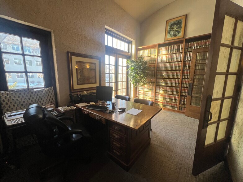 More Photos Of 23 3rd St NW, Mason City Office For Sale