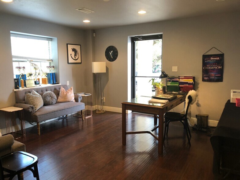 More Photos Of 14121 W Highway 290, Austin Warehouse For Sale