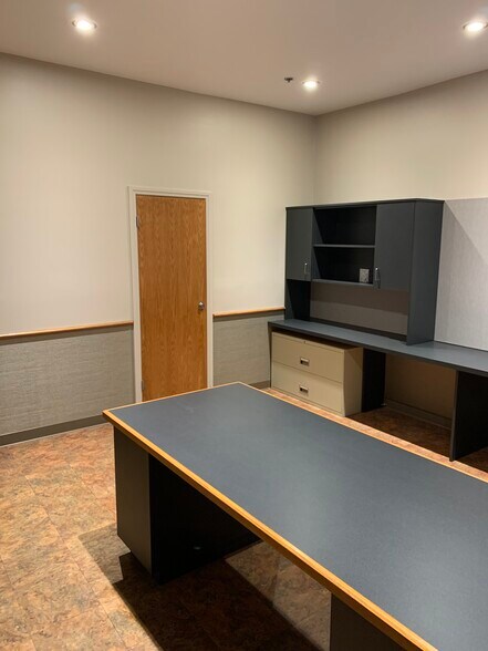 More Photos Of 1376 Walter St, Ventura Light Manufacturing For Lease