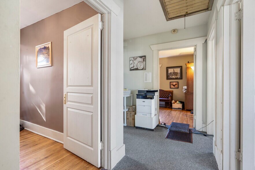 More Photos Of 1658 Saint Louis St, Springfield Office For Lease