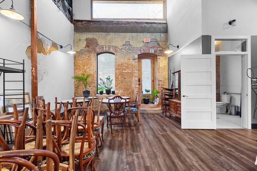 More Photos Of 107 S Main St, Farmersville Storefront For Sale