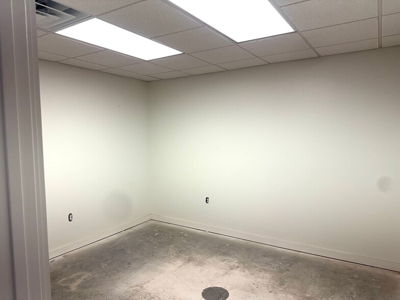 More Photos Of 201 SE 3rd St, Oklahoma City Office For Lease