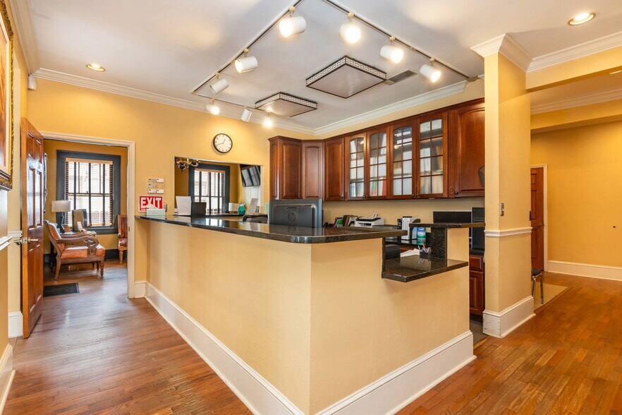 More Photos Of 1624 NE Piedmont Ave, Atlanta Medical For Sale