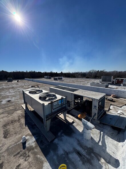 More Photos Of 8716 SE 15th St, Oklahoma City Distribution For Sale