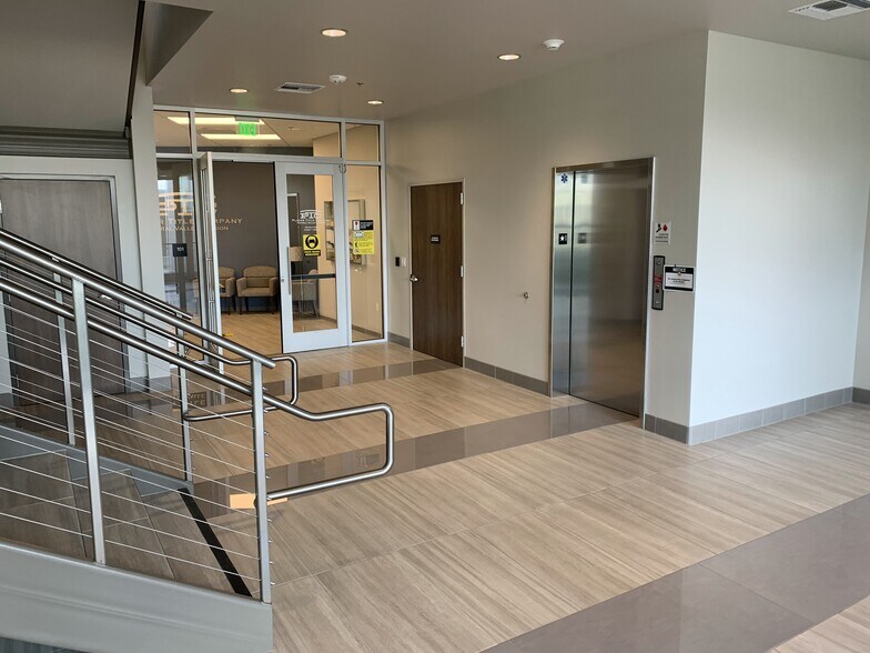 More Photos Of 7700 N Palm Ave, Fresno Office For Lease