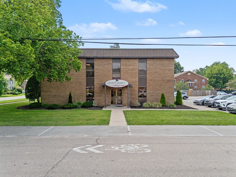 More Photos Of 214 Breckenridge Ln, Louisville Office Residential For Sale