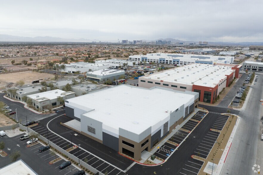 More Photos Of 7760 W Teco Ave, Las Vegas Warehouse For Lease