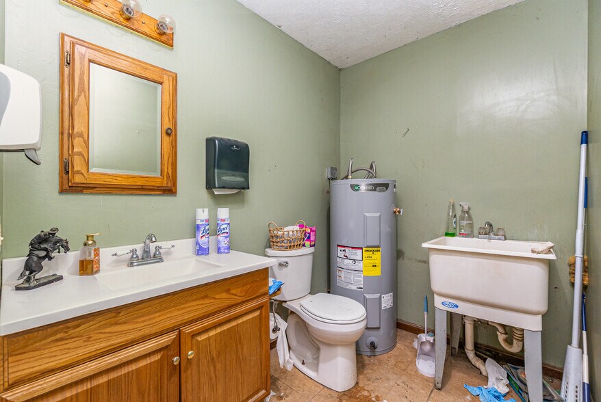 More Photos Of 7195 Singer Rd, Dayton Horse Stables For Sale