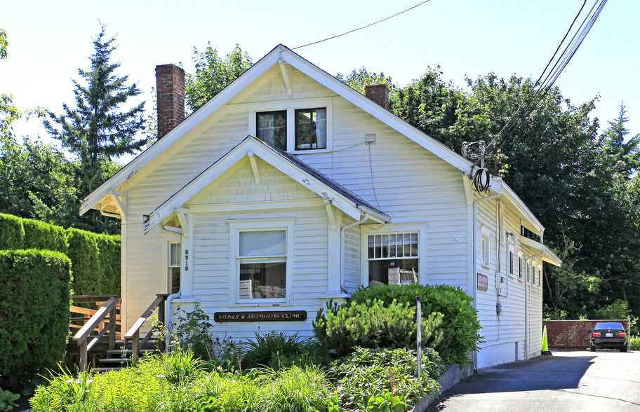 Primary Photo Of 3218 Nassau St, Everett Medical For Sale