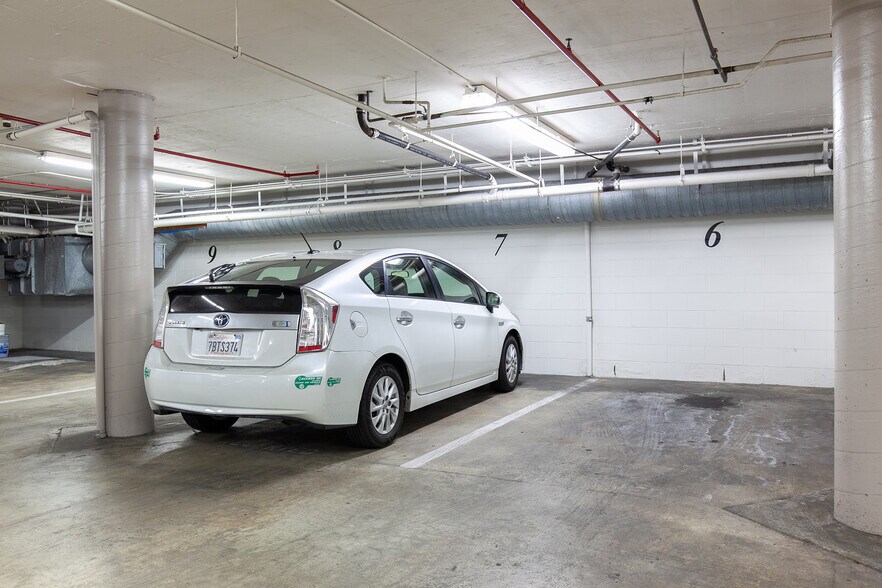 More Photos Of 1940 Garnet Ave, San Diego Medical For Sale