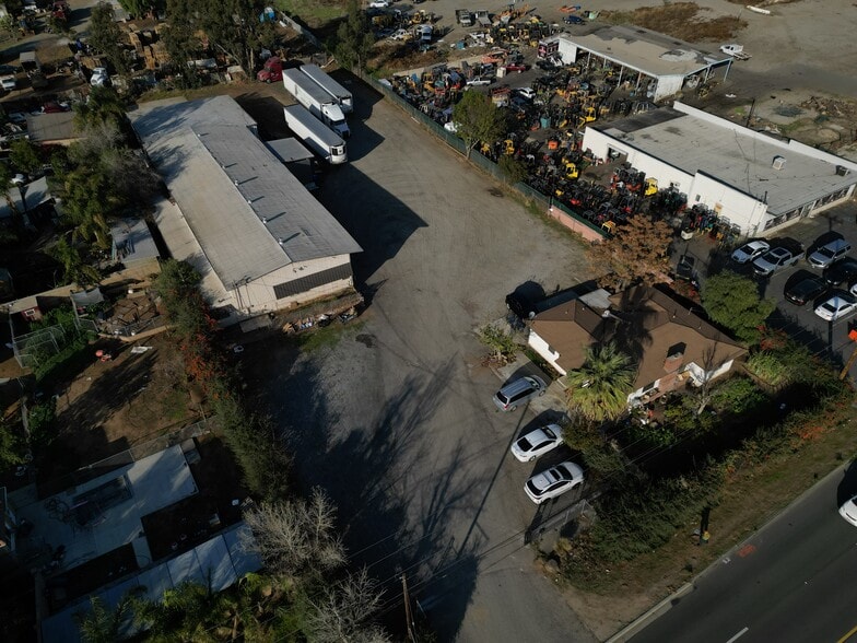 More Photos Of 8551 Mission Blvd, Jurupa Valley Warehouse For Sale