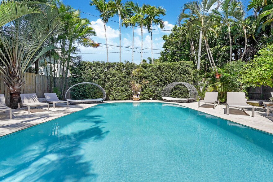 More Photos Of 5910 N Bayshore Dr, Miami Specialty For Sale