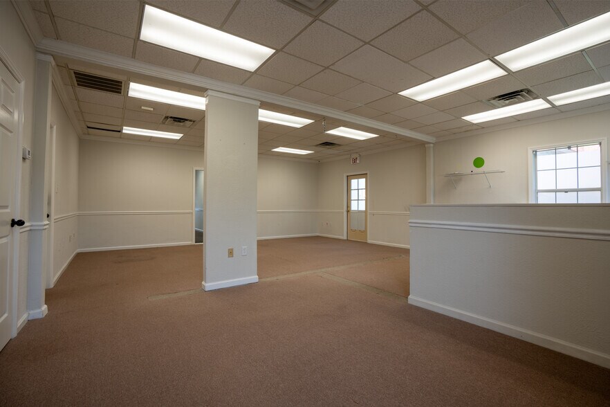 More Photos Of 3470 N Valdosta Rd, Valdosta Office For Lease