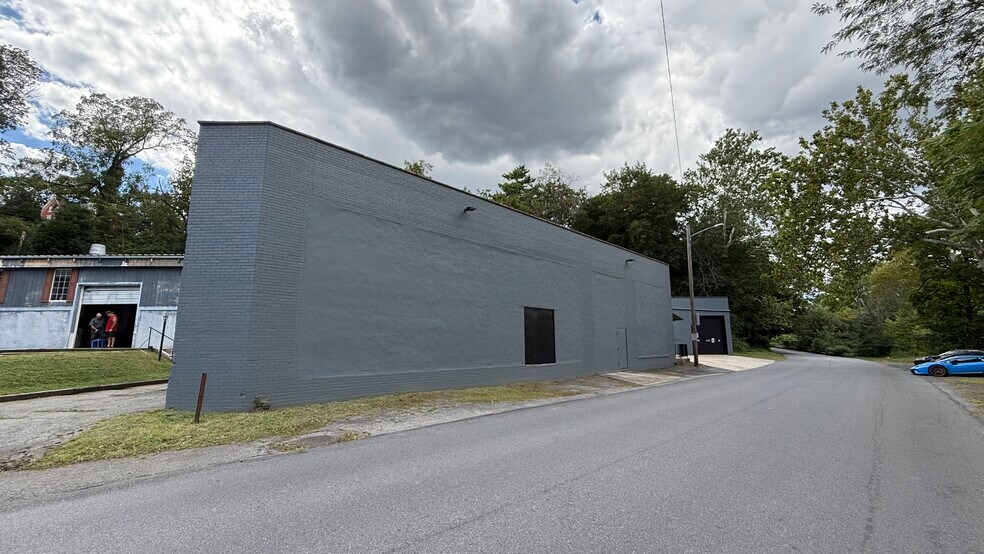 More Photos Of 719 Conestoga St, Bethlehem Warehouse For Lease