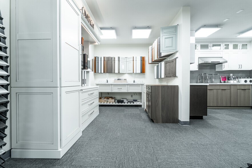 More Photos Of 1435 Huntington Ave, South San Francisco Showroom For Sale