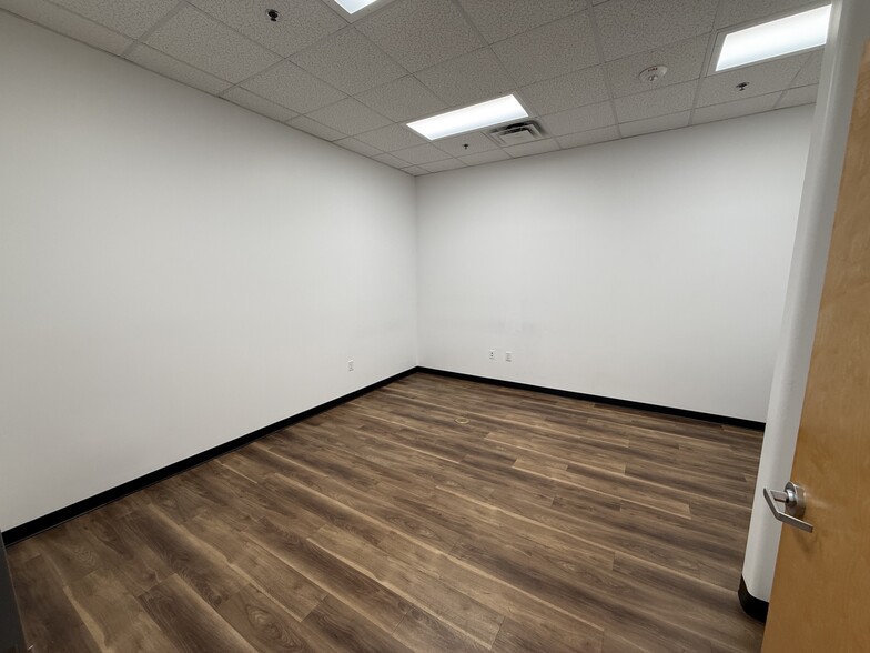 More Photos Of 2340 E Beardsley Rd, Phoenix Medical For Lease
