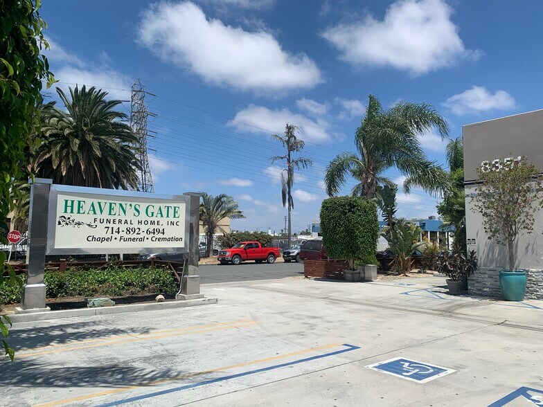 More Photos Of 8351 Katella Ave, Stanton Showroom For Sale