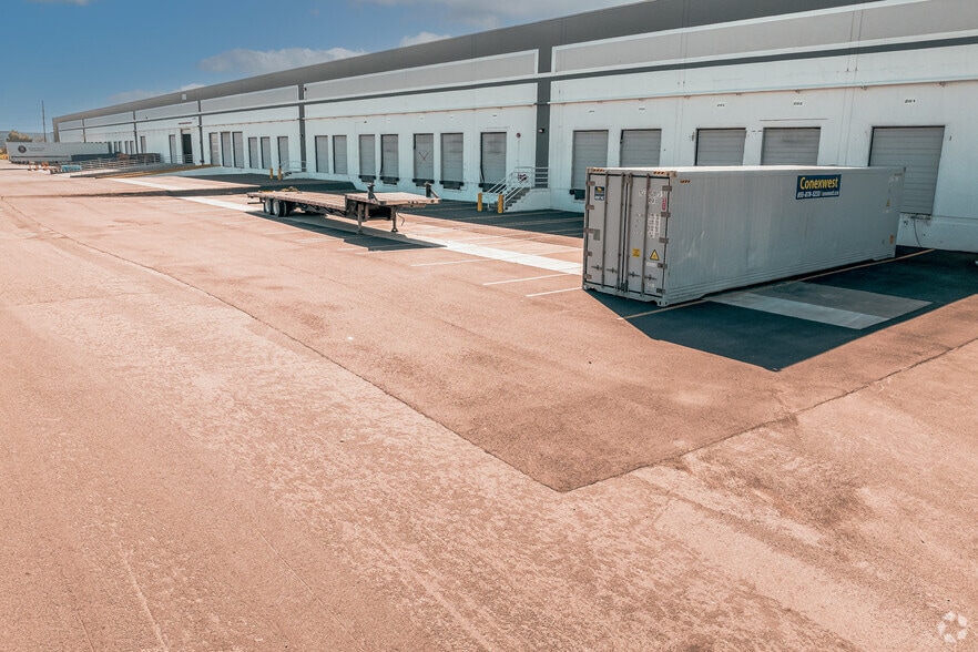 More Photos Of 17100 S Harlan Rd, Lathrop Manufacturing For Lease