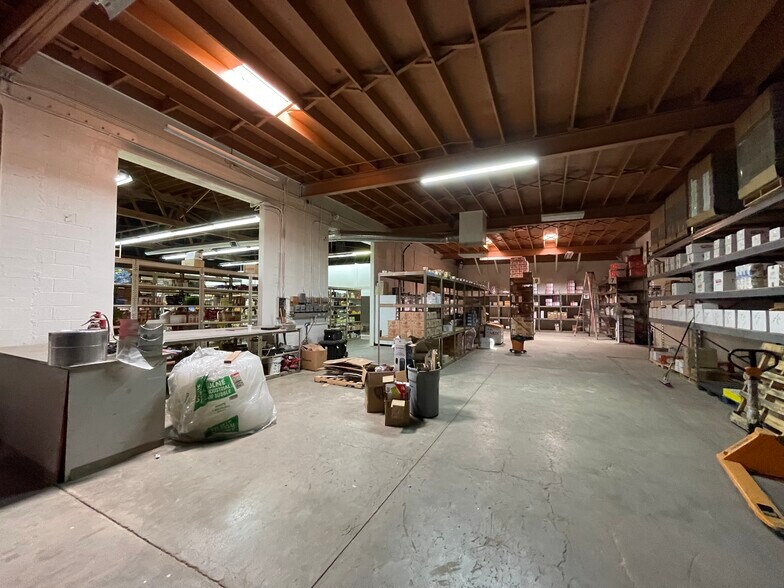 More Photos Of 1701 30th St, Bakersfield Freestanding For Sale