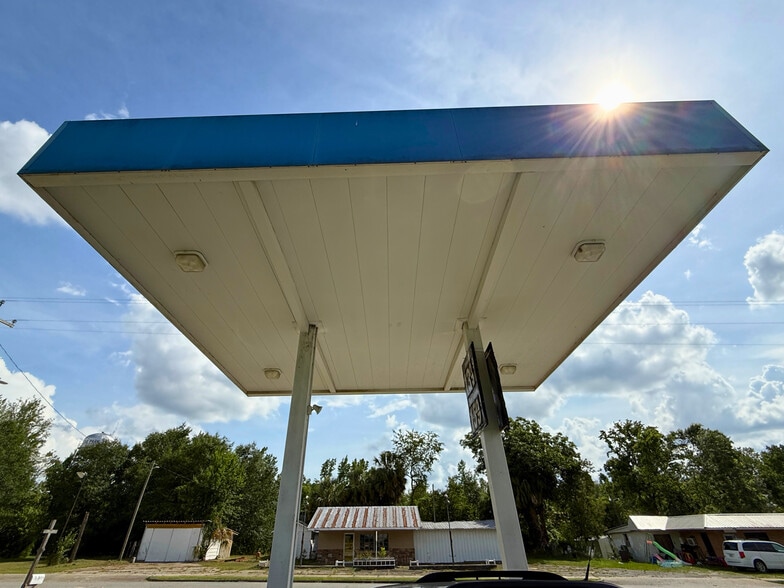 More Photos Of 3851 Harrington st, Oak Park Light Distribution For Sale