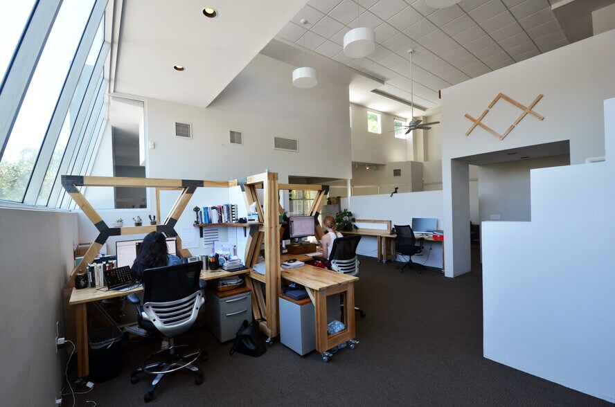 More Photos Of 1730 E Northern Ave, Phoenix Office For Lease