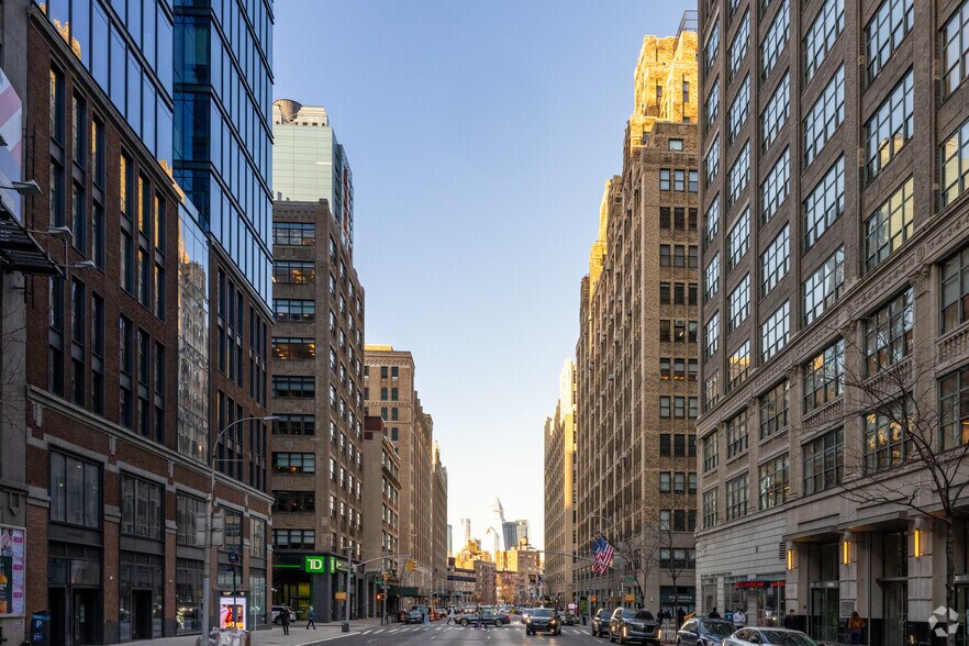More Photos Of 200 Varick St, New York Office For Lease