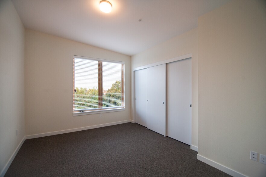 More Photos Of 2651 NW Thurman St, Portland Apartments For Sale
