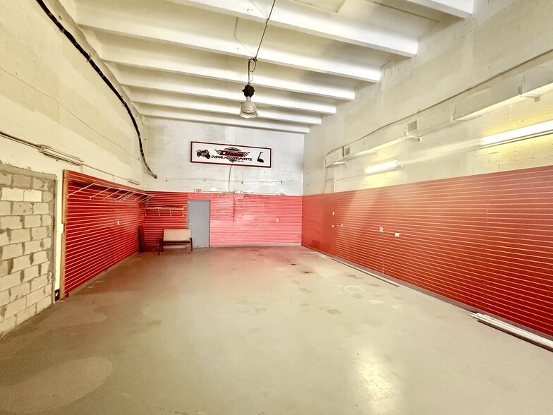 More Photos Of 6405-6447 NW 82nd Ave, Miami Warehouse For Lease