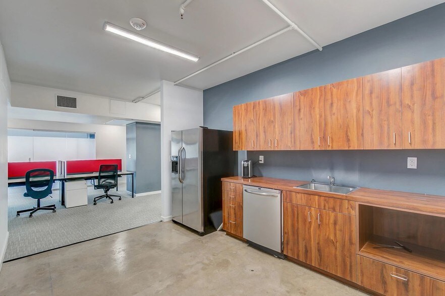 More Photos Of 211 N Ervay St, Dallas Office For Lease