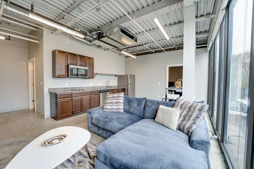 More Photos Of 603 East St, Parkville Multifamily For Sale