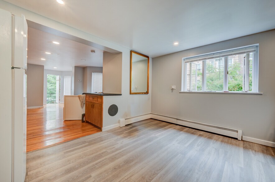 More Photos Of 1150 Chapel St, New Haven Restaurant For Sale