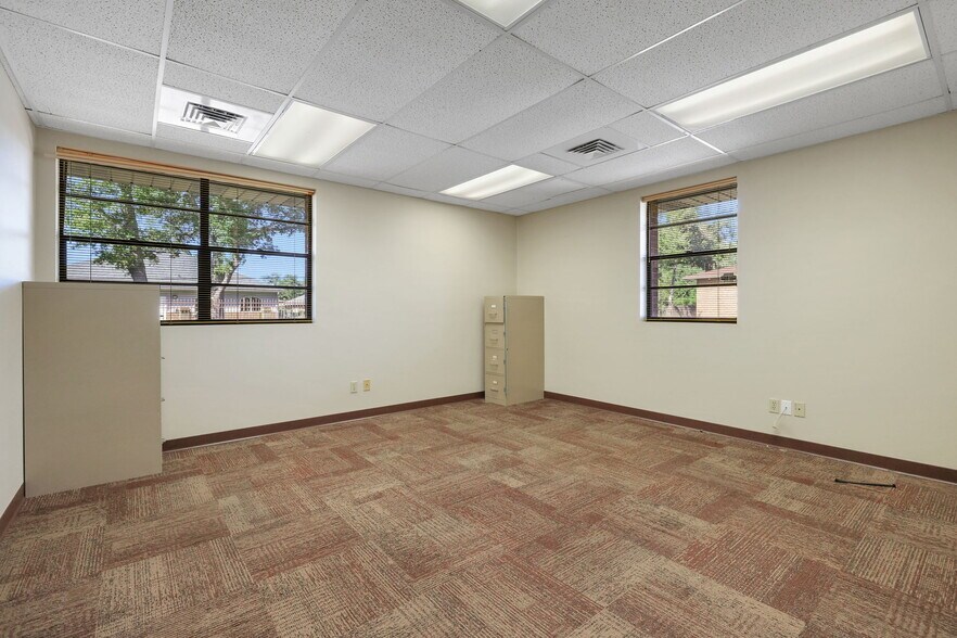 More Photos Of 6601-6535 Chester Ave, Jacksonville Continuing Care Retirement Community For Lease