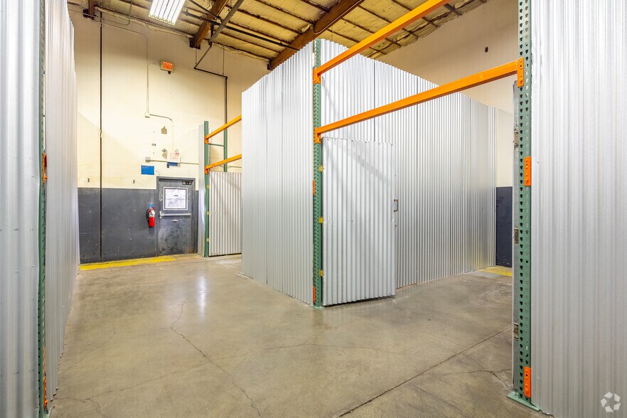 More Photos Of 6035 NE 92nd Dr, Portland Warehouse For Lease