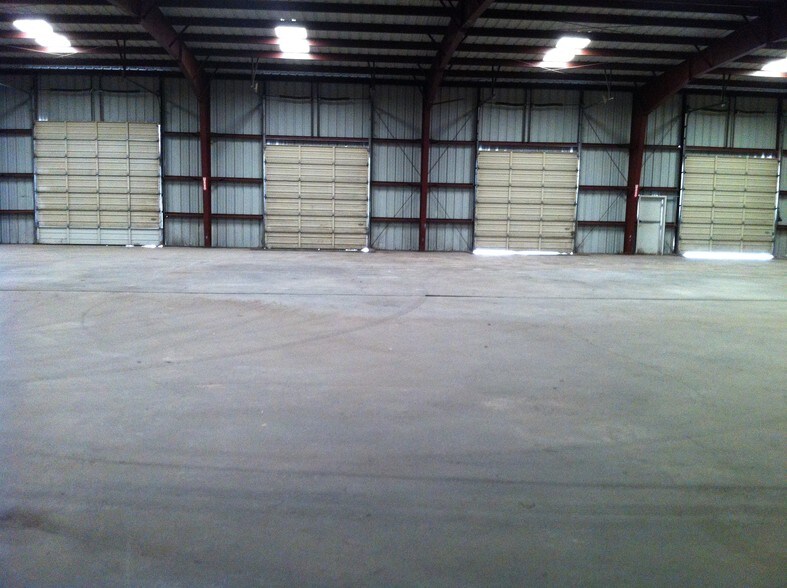 More Photos Of 3146 Springfield Ave, Lancaster Manufacturing For Lease