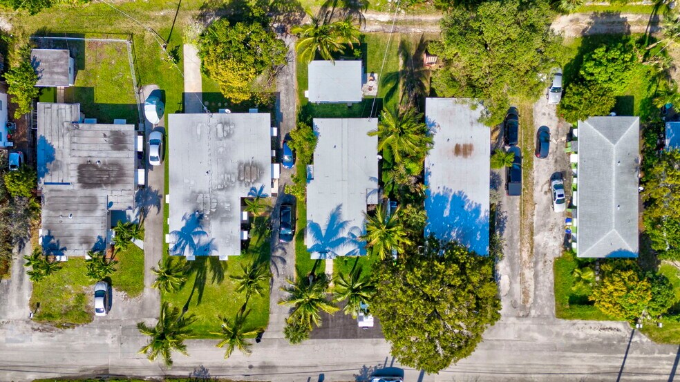 More Photos Of 323 De Carie St, Delray Beach Apartments For Sale