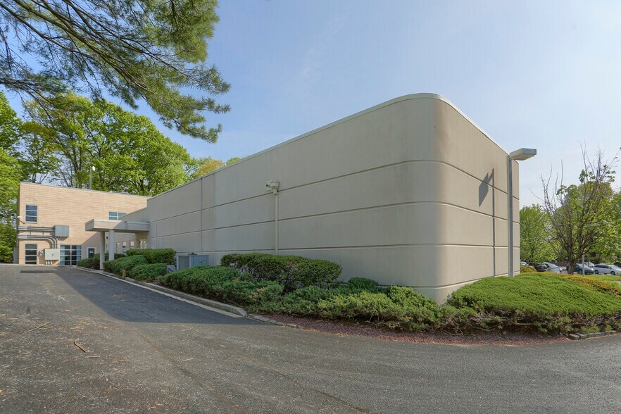 More Photos Of 880 Century Dr, Mechanicsburg Medical For Lease