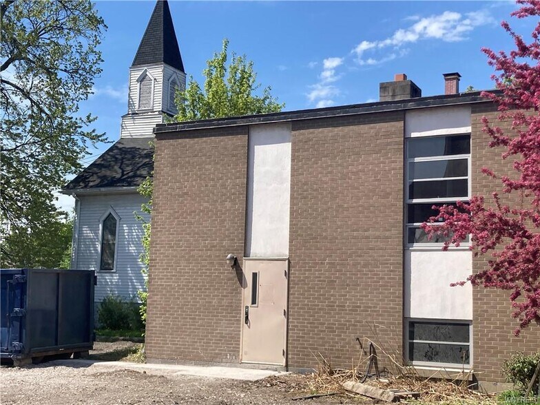 More Photos Of 116 Broad St, Tonawanda Specialty For Sale
