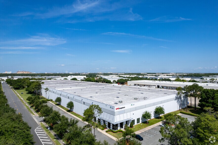 More Photos Of 2351 Investors Row, Orlando Distribution For Lease