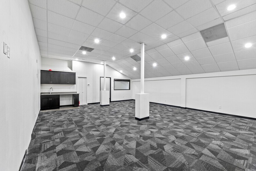 More Photos Of 12885 Research Blvd, Austin Unknown For Lease