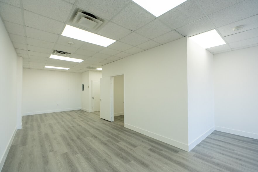 More Photos Of 7506-7560 NW 70th St, Miami Unknown For Lease