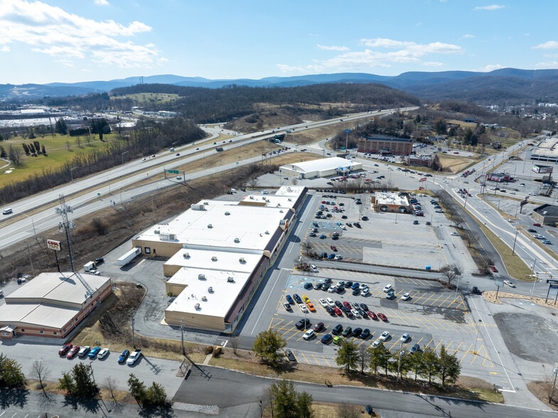 More Photos Of 415 Orchard Ave, Altoona Unknown For Lease