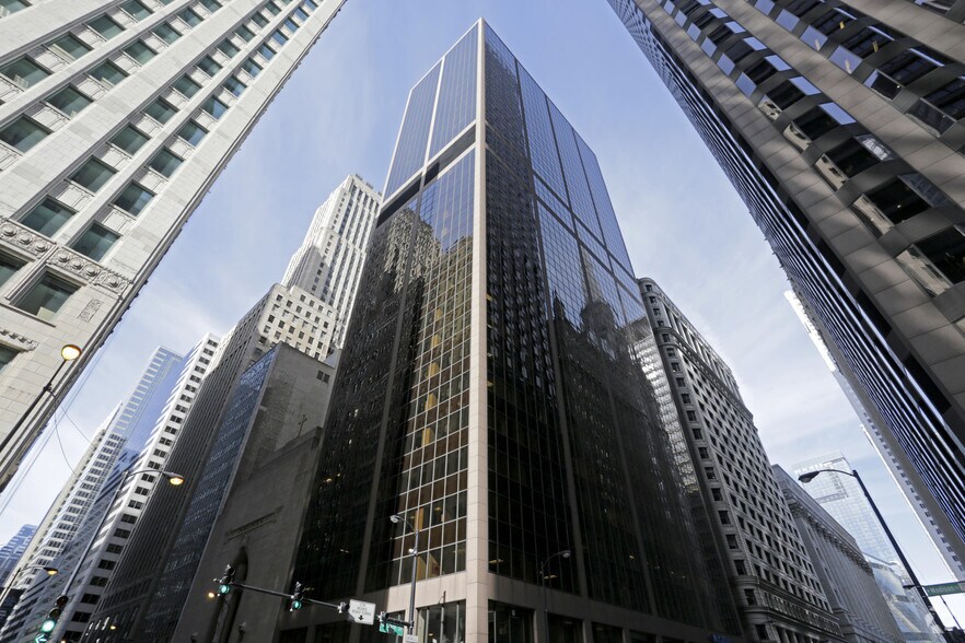 More Photos Of 20 N Clark St, Chicago Office For Lease