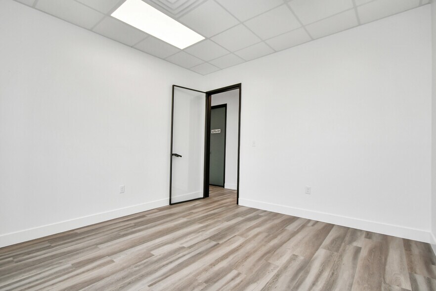 More Photos Of 4807 Sugar Grove Blvd, Stafford Medical For Lease
