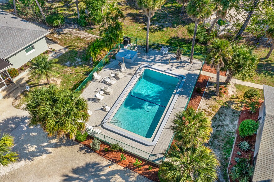 More Photos Of 832 Donax St, Sanibel Apartments For Sale